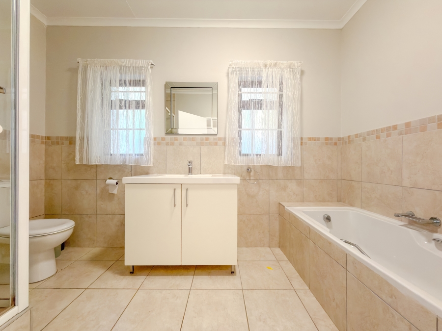 4 Bedroom Property for Sale in Lower Robberg Western Cape
